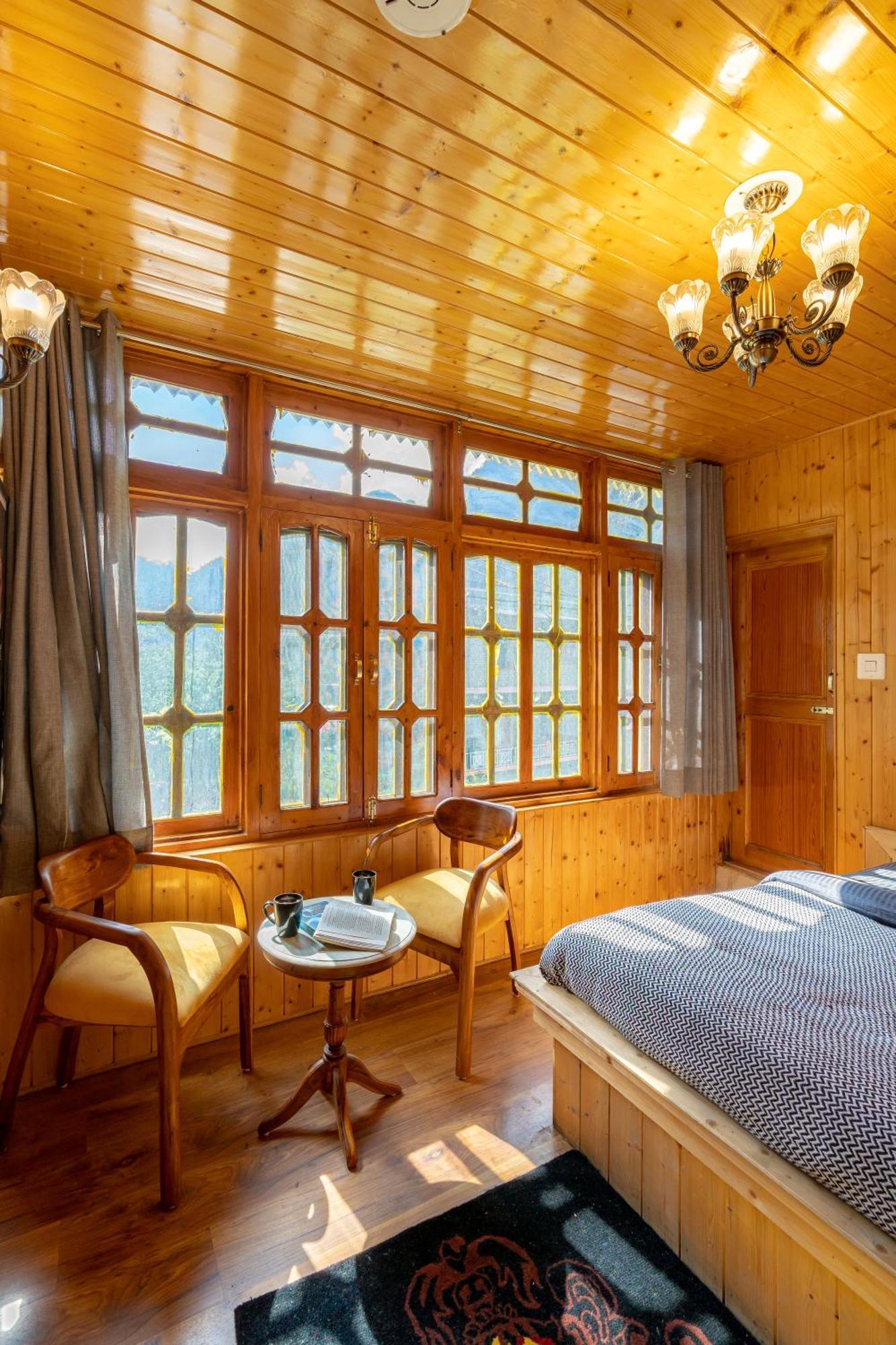 Whoopers Boutique Kasol Hostel Buitenkant foto