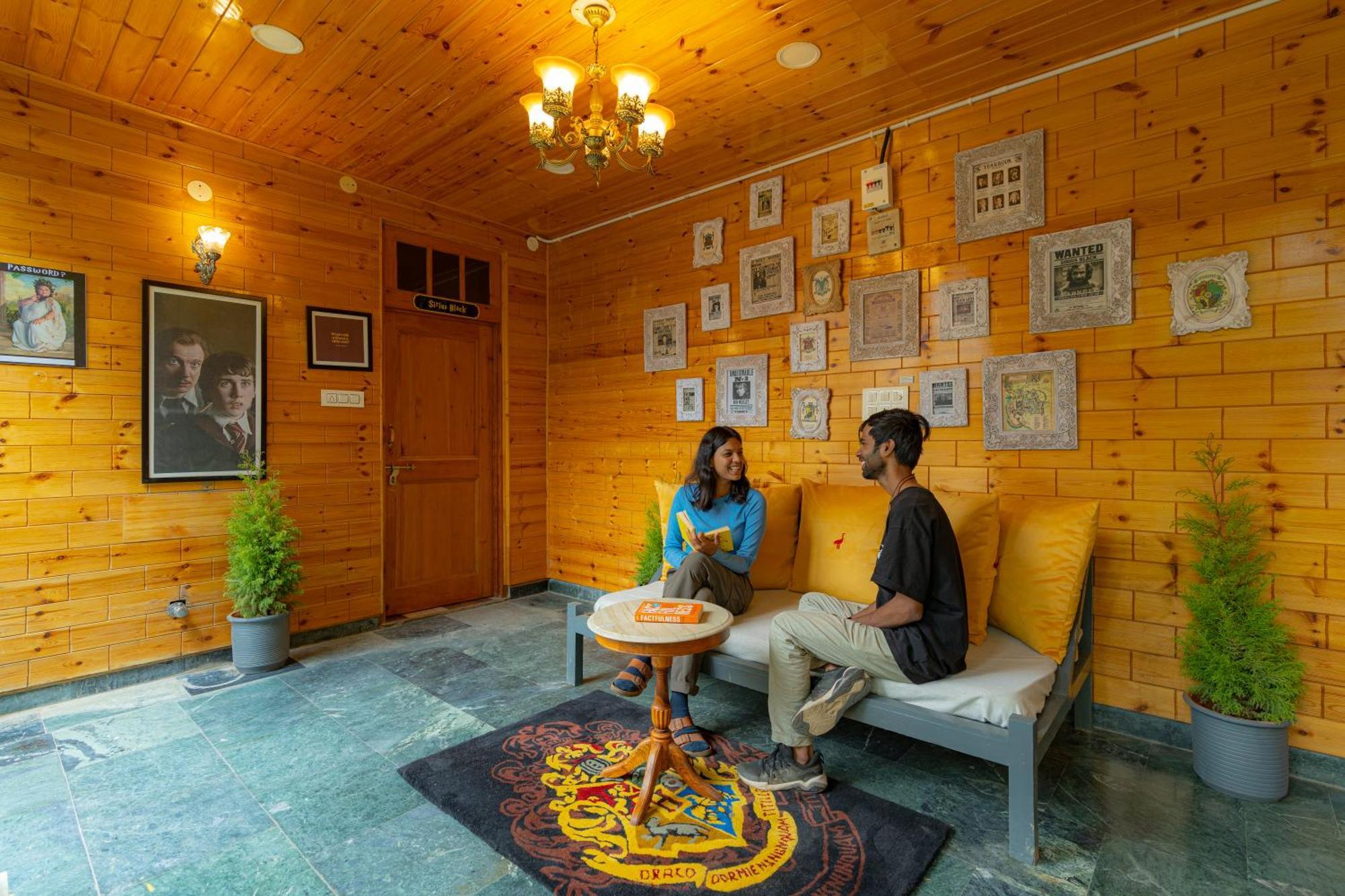 Whoopers Boutique Kasol Hostel Buitenkant foto