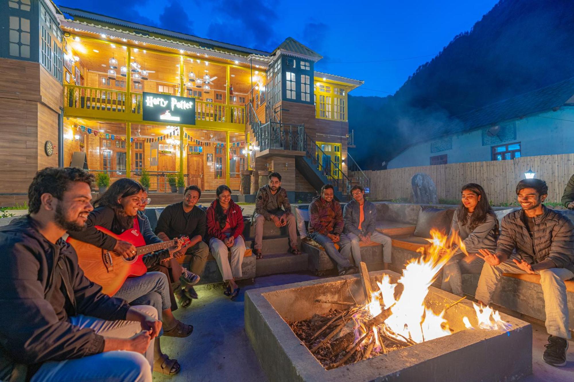 Whoopers Boutique Kasol Hostel Buitenkant foto