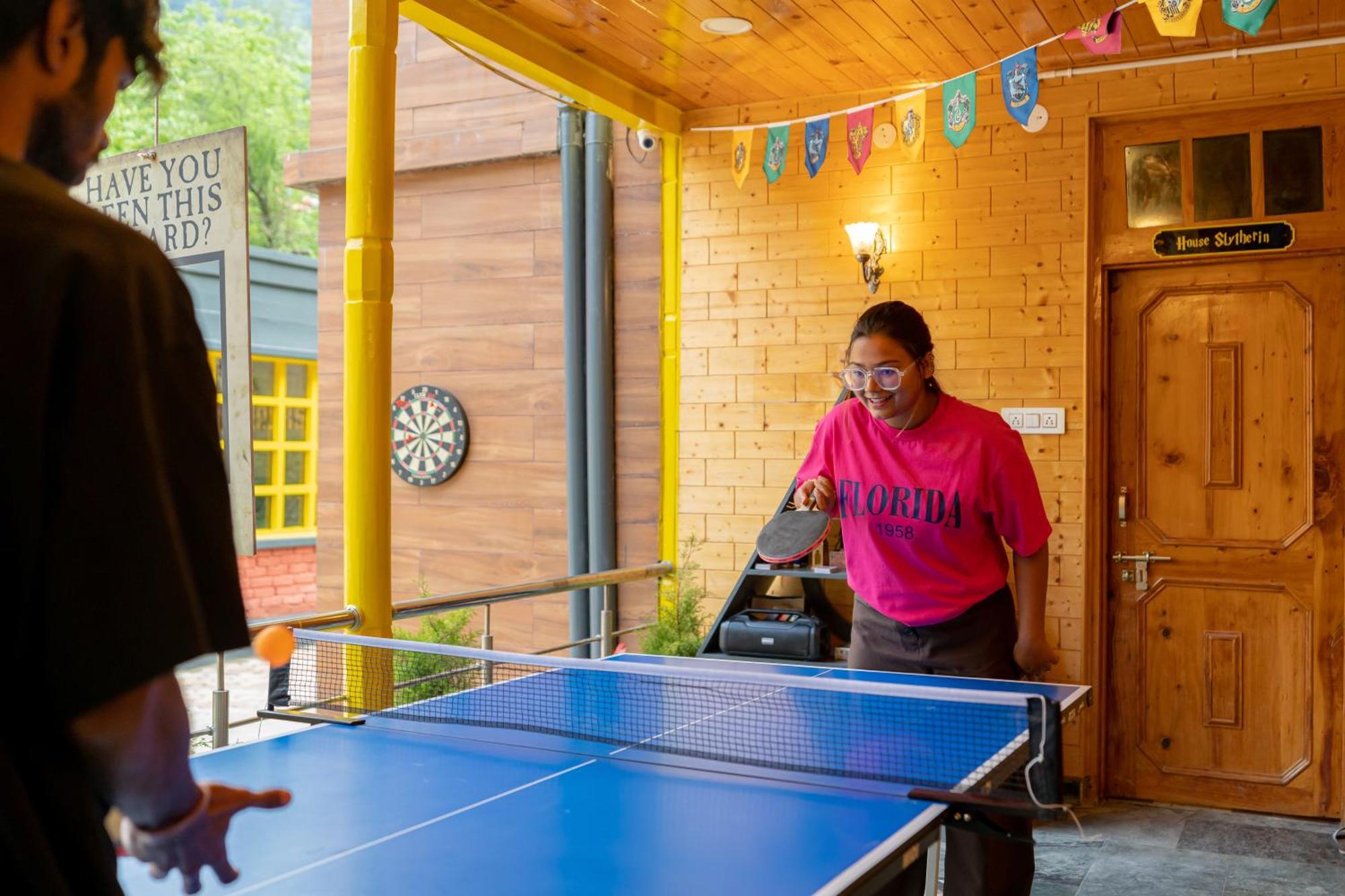 Whoopers Boutique Kasol Hostel Buitenkant foto